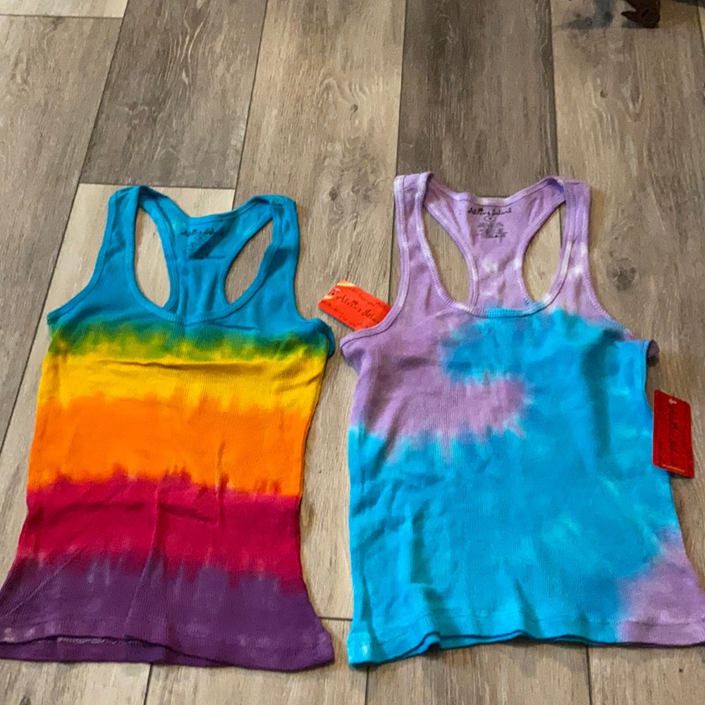 bundle of two tank tops tie dye